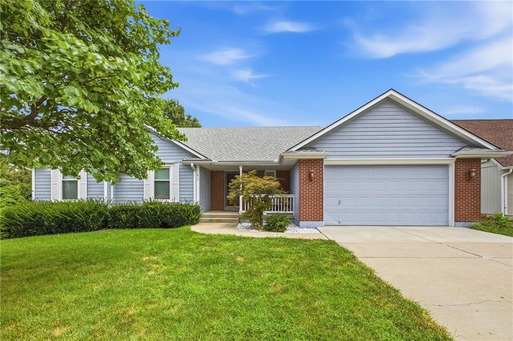Photo of 813 SW Foxtail Drive Grain Valley MO 64029