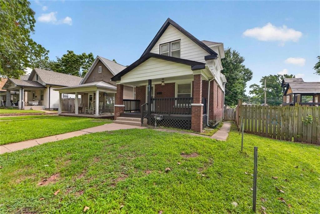 Photo of 433 OAKLEY Avenue Kansas City MO 64123