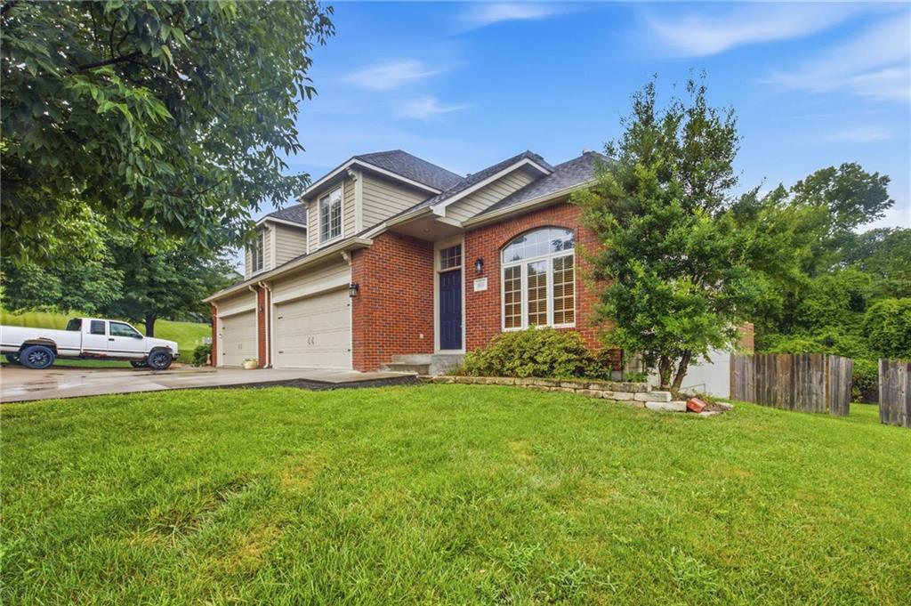 Photo of 805 N Fieldstone Drive Lawrence KS 66049