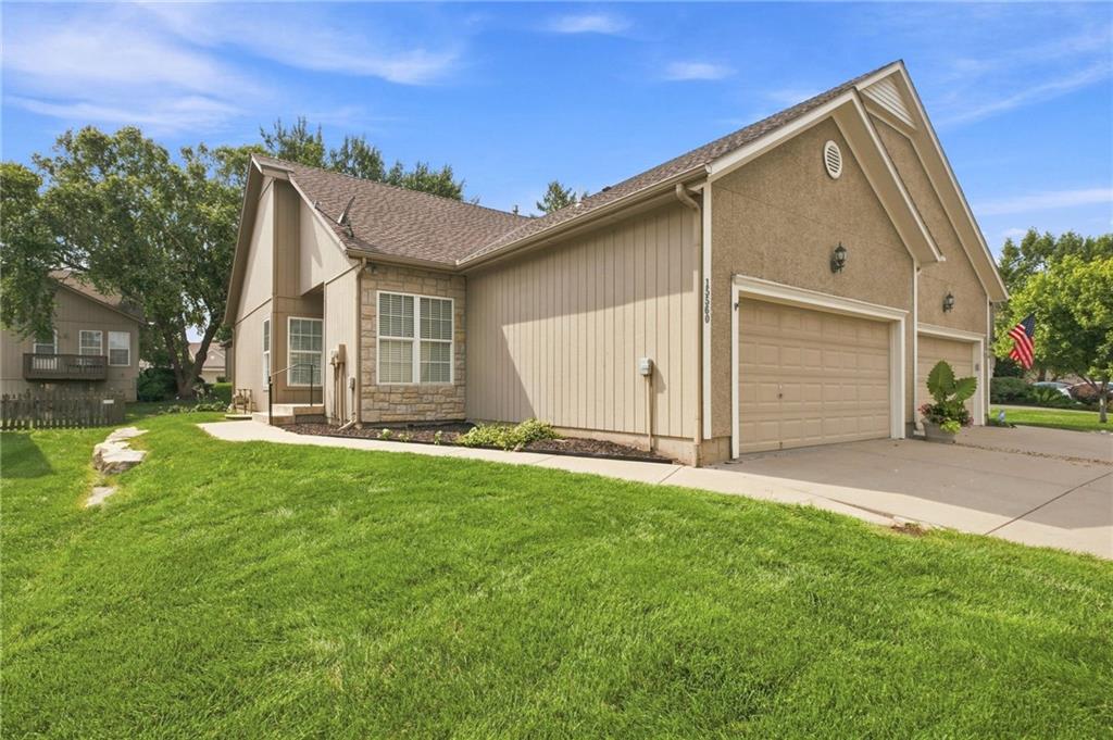 Photo of 15560 Floyd Street Overland Park KS 66223