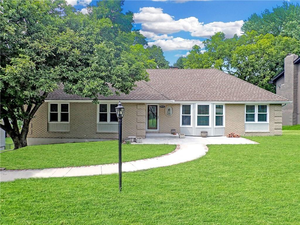 Photo of 404 NW Briarcliff Road Kansas City MO 64116