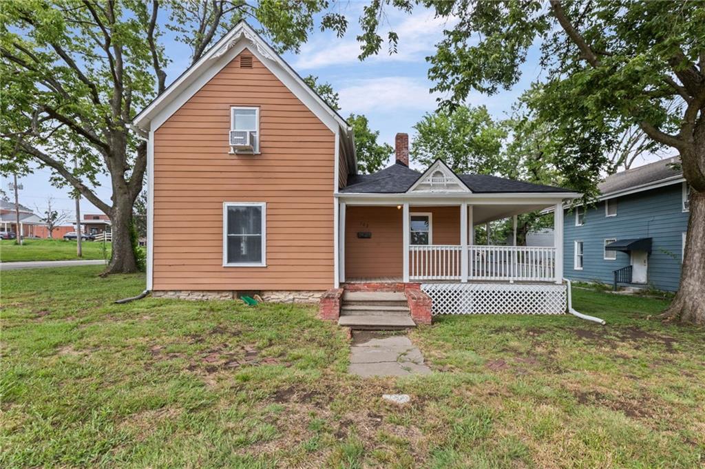 Photo of 102 E Miami Street Paola KS 66071