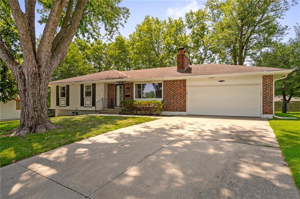 Photo of 118 E Walnut Street Blue Springs MO 64014