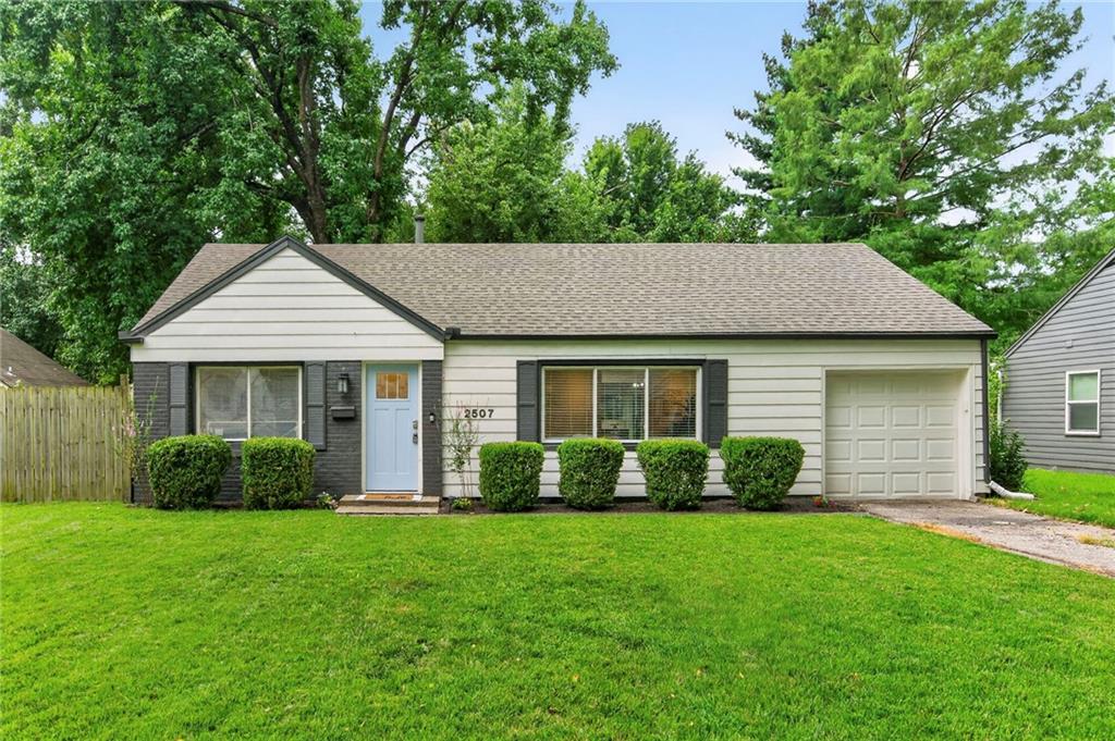 Photo of 2507 W 77th Street Prairie Village KS 66208