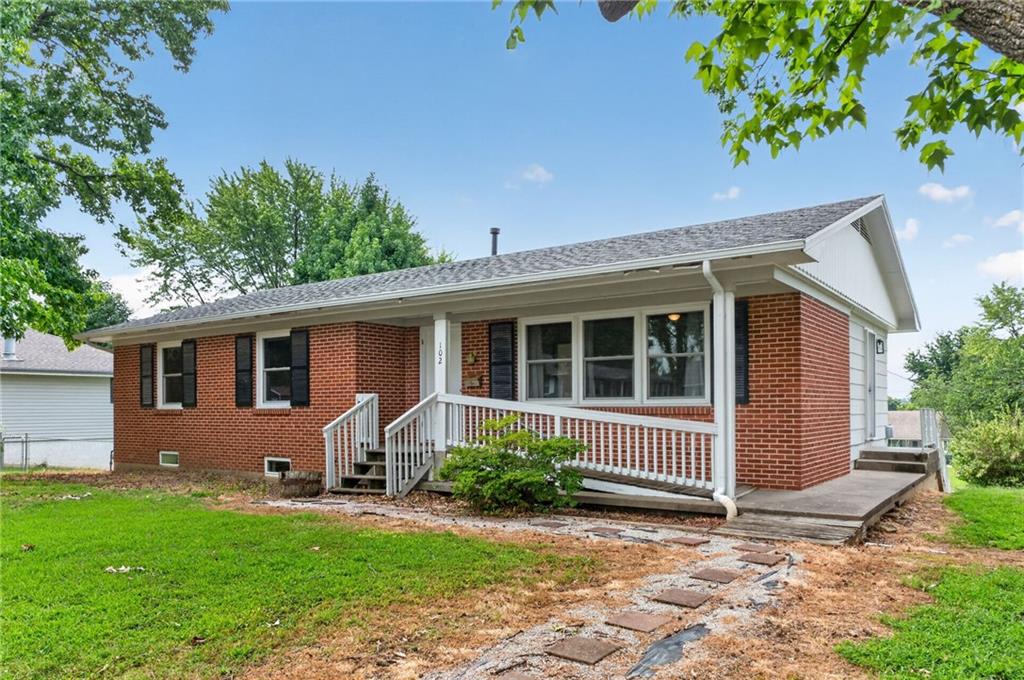 Photo of 102 E Hospital Road El Dorado Springs MO 64744