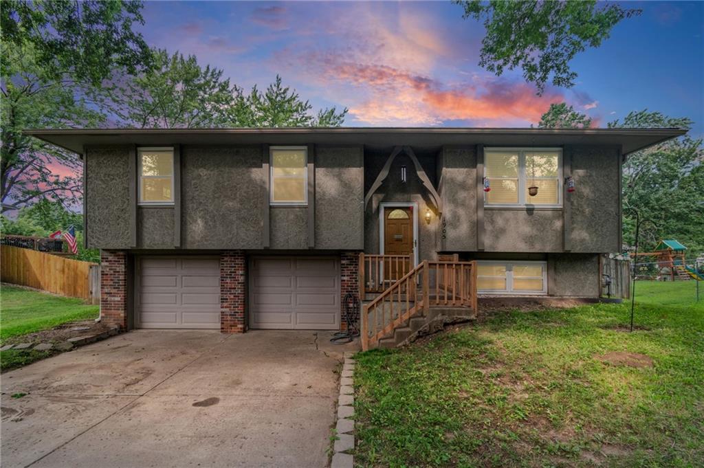 Photo of 1905 S Speas Drive Blue Springs MO 64014