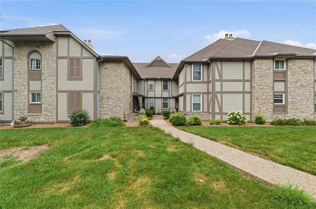 Photo of 1121 NW 12th Street #C Blue Springs MO 64015