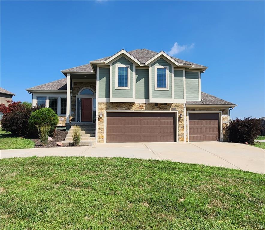 Photo of 7604 N Amoret Avenue Kansas City MO 64151