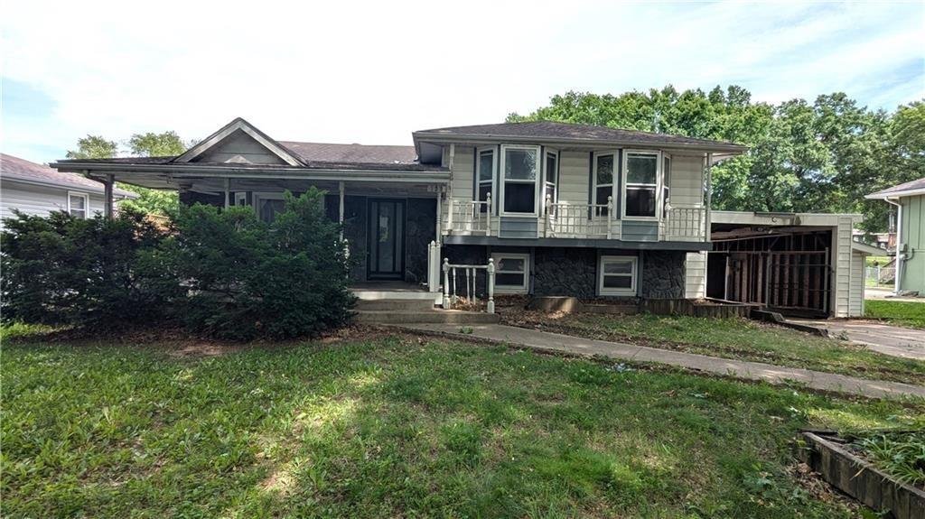 Photo of 1209 SW Madison Street Lee's Summit MO 64081