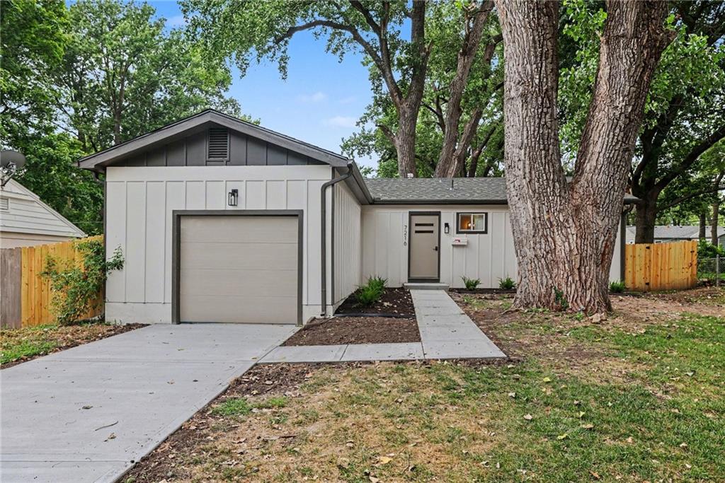 Photo of 7216 Beverly Street Overland Park KS 66204