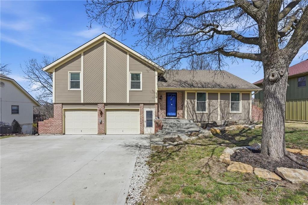 Photo of 518 NW 65th Terrace Kansas City MO 64118