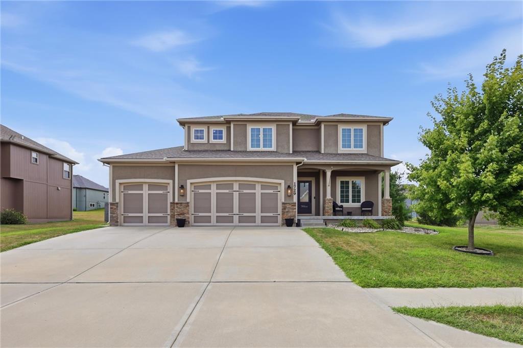 Photo of 1729 Cambridge Circle Kearney MO 64060