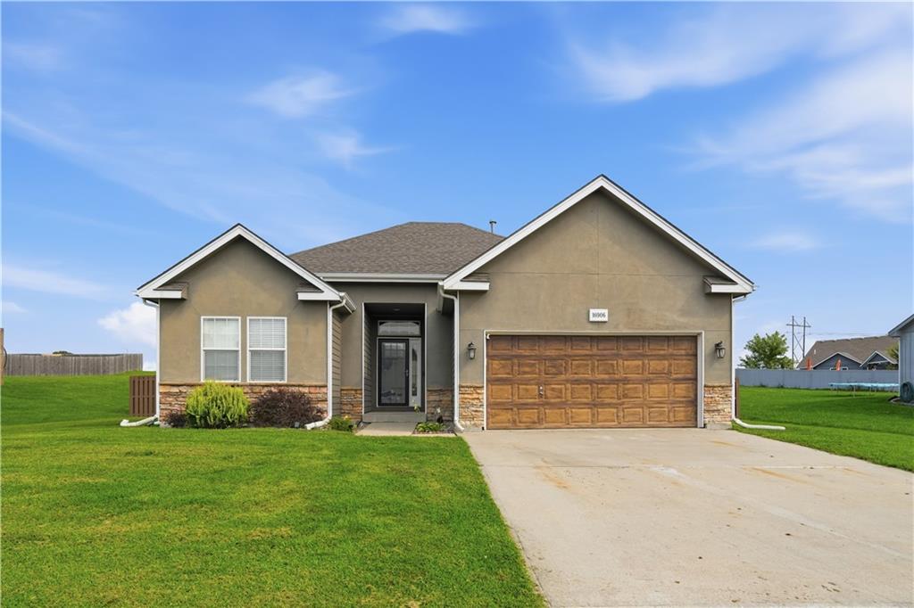 Photo of 16906 Tucker Court Basehor KS 66007