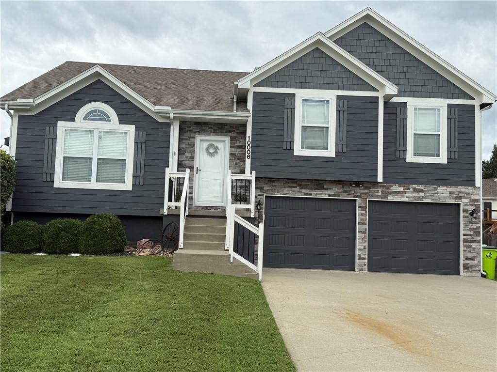 Photo of 10006 E 212th Street Peculiar MO 64078