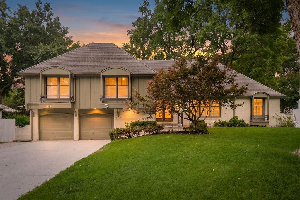 Photo of 301 W 116th Street Kansas City MO 64114