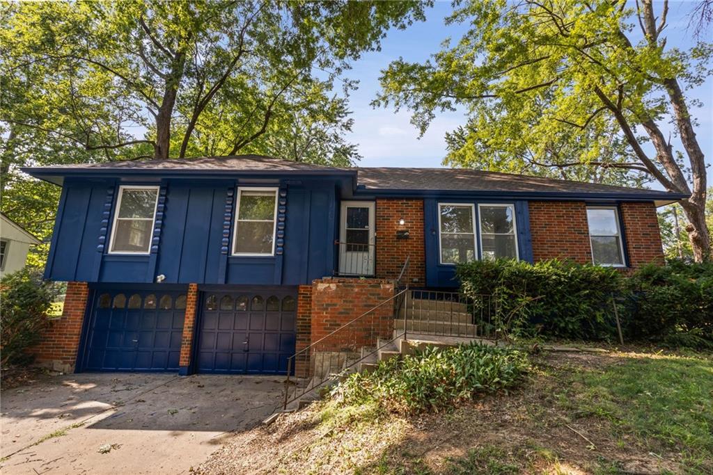 Photo of 11038 Greenwood Road Kansas City MO 64134