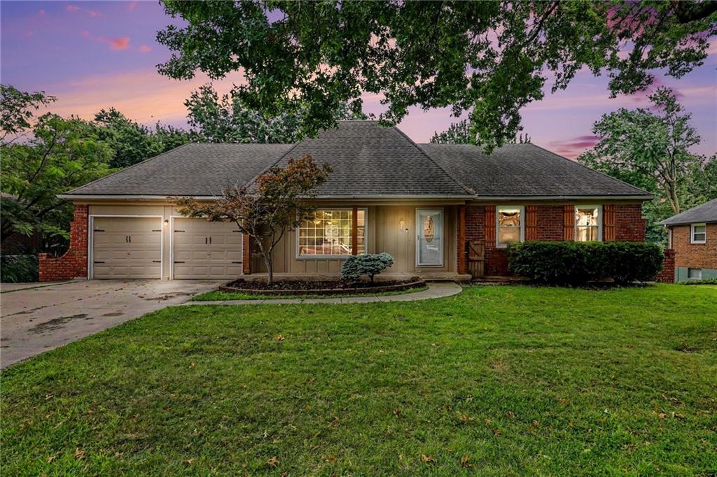 Photo of 702 NW 12th Street Blue Springs MO 64015