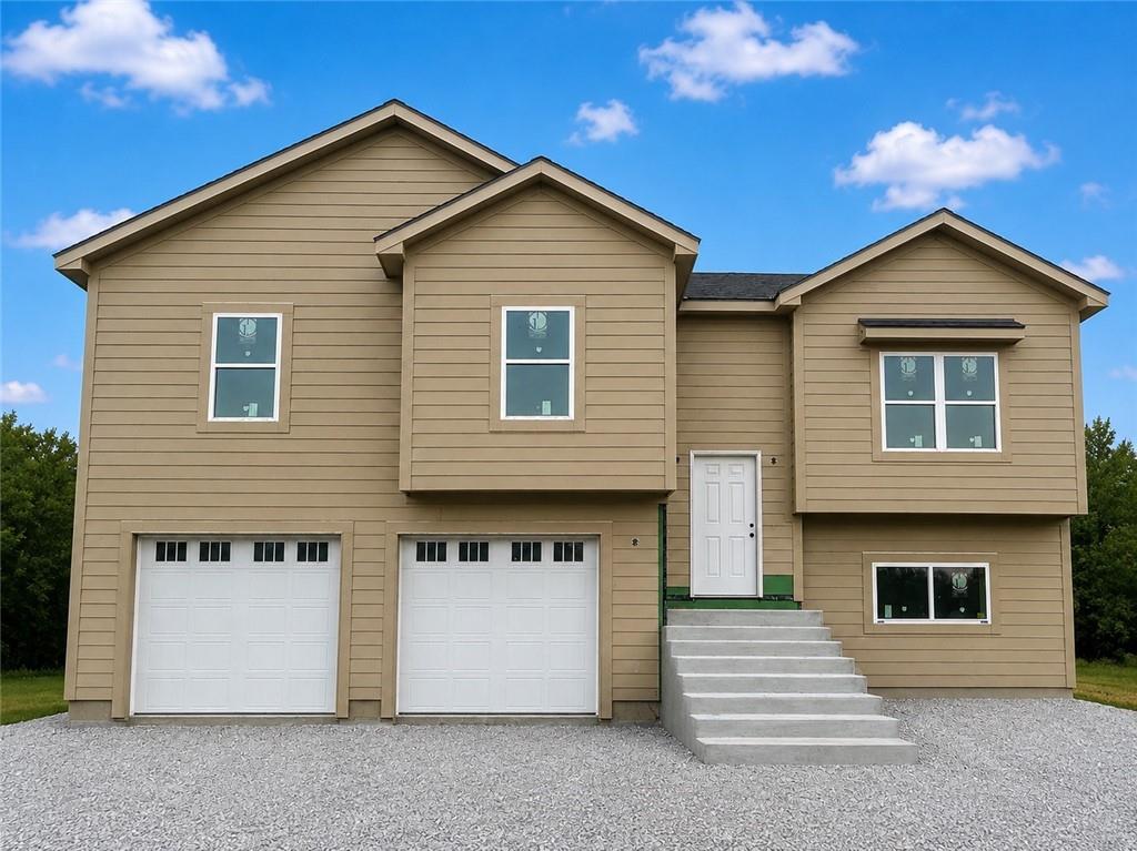 Photo of 324 NE 21st Road Warrensburg MO 64093