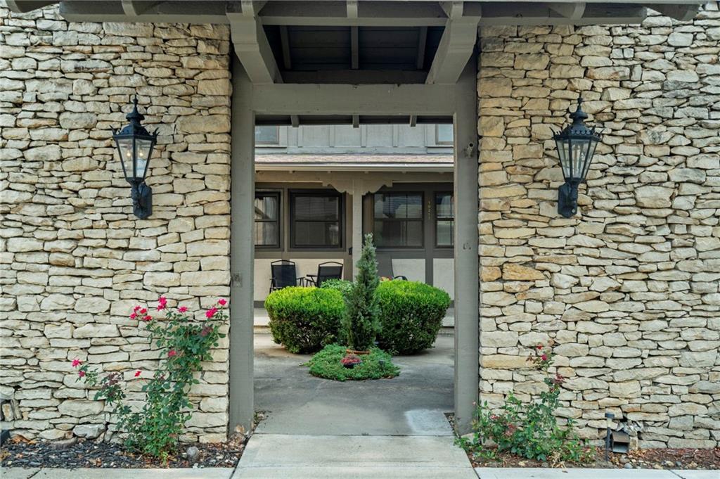 Photo of 10215 Conser Street Overland Park KS 66212