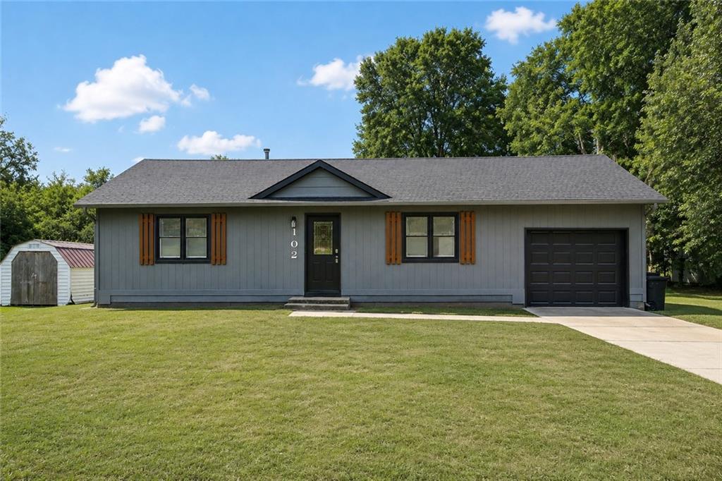 Photo of 102 SE 245 Road Warrensburg MO 64093