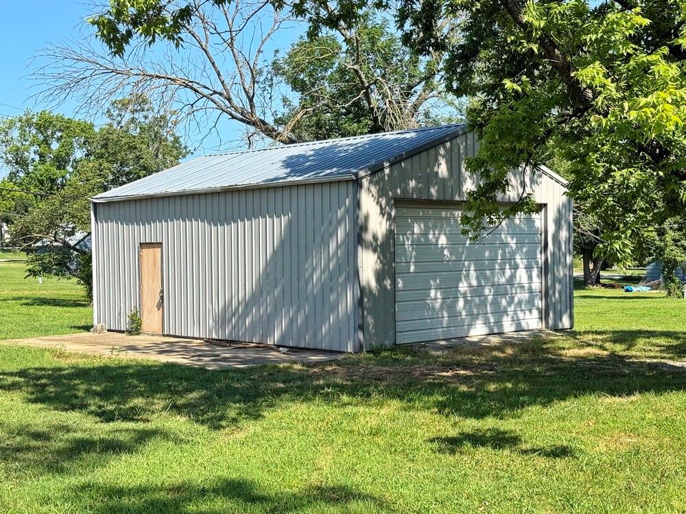 Photo of 111 E Poplar Street El Dorado Springs MO 64744