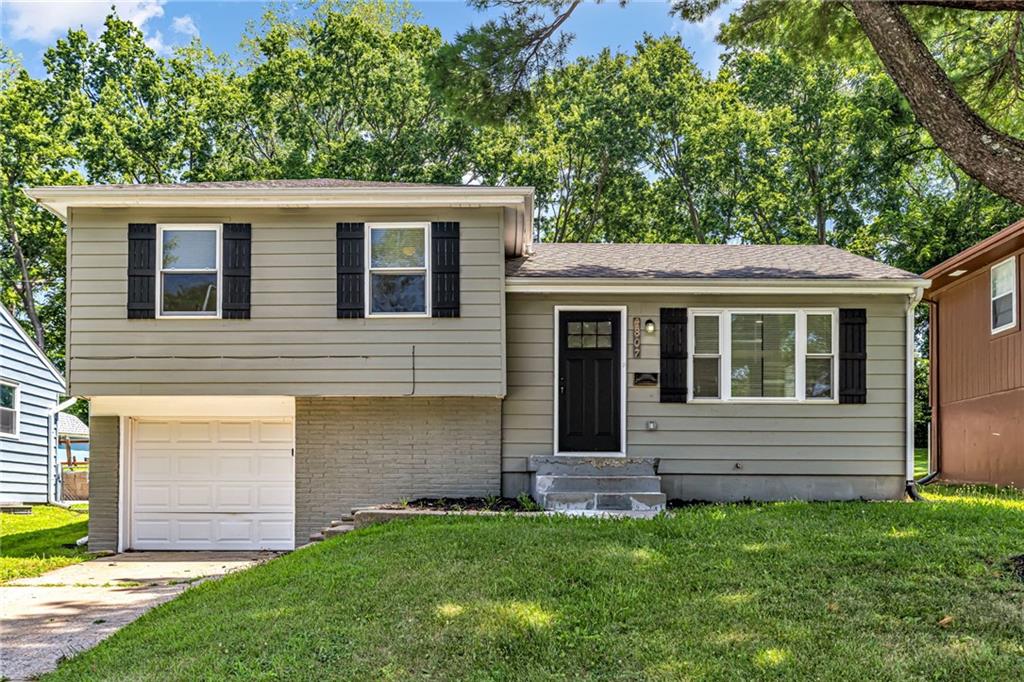 Photo of 4807 N Wallace Avenue Kansas City MO 64119