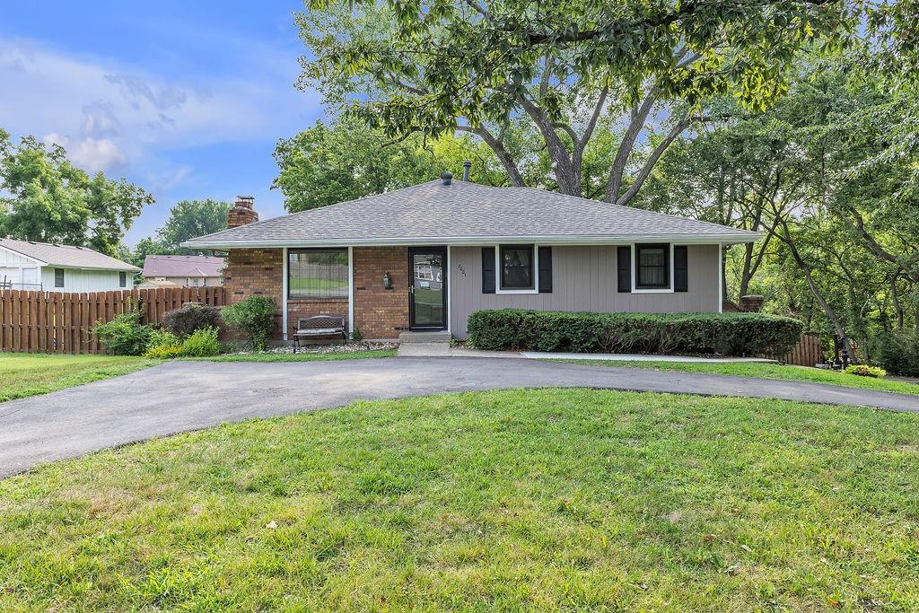 Photo of 7001 N Highland Avenue Kansas City MO 64118