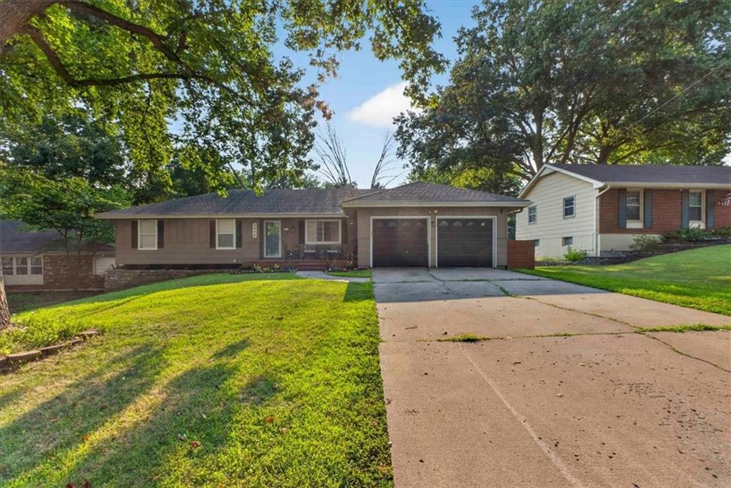 Photo of 3908 S Stayton Avenue Independence MO 64055