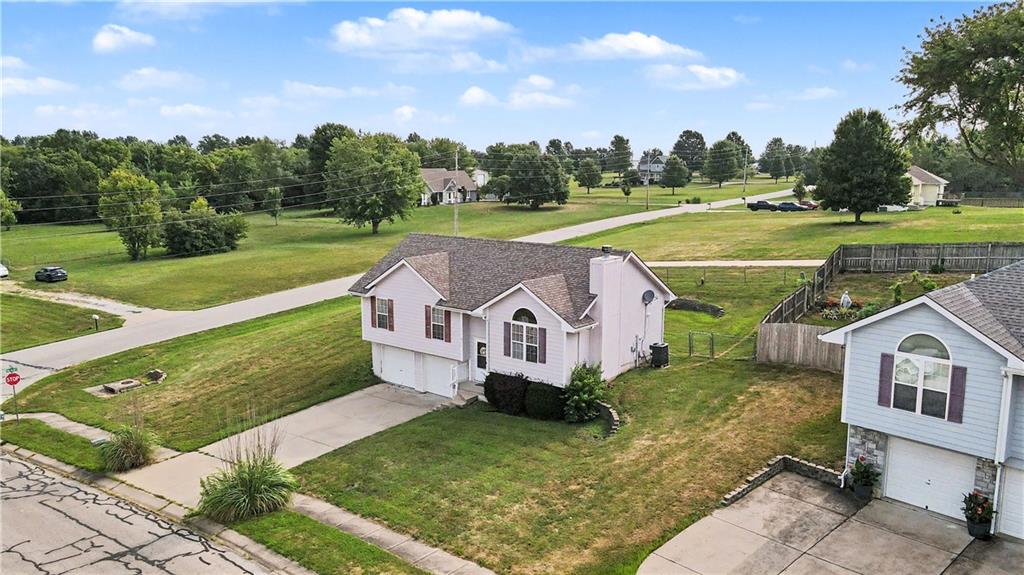 Photo of 18713 Primrose Street Smithville MO 64089