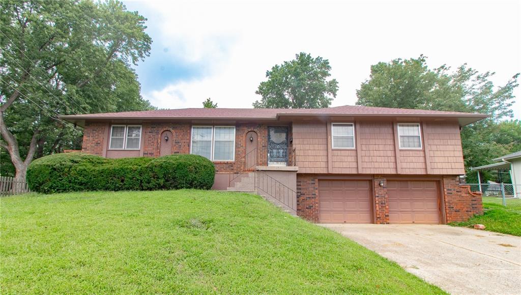 Photo of 3026 S Kendall Drive Independence MO 64055