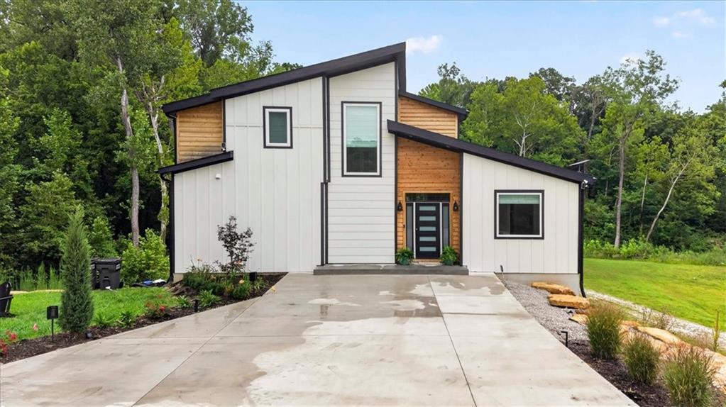 Photo of 8395 NW Baker Circle Kansas City MO 64153