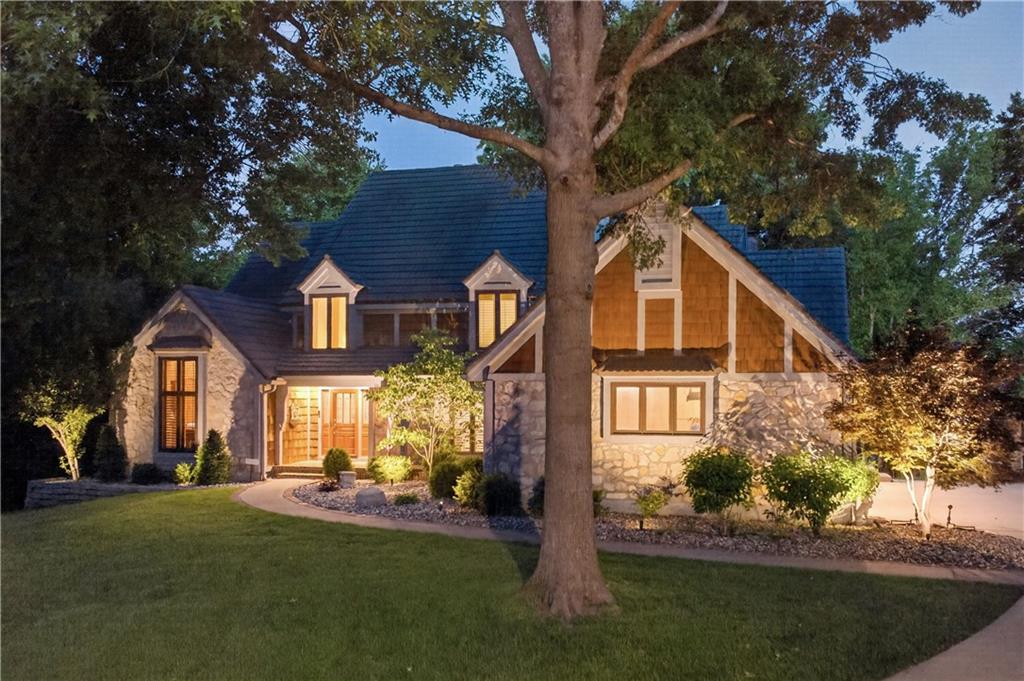Photo of 10703 W 124 Street Overland Park KS 66213