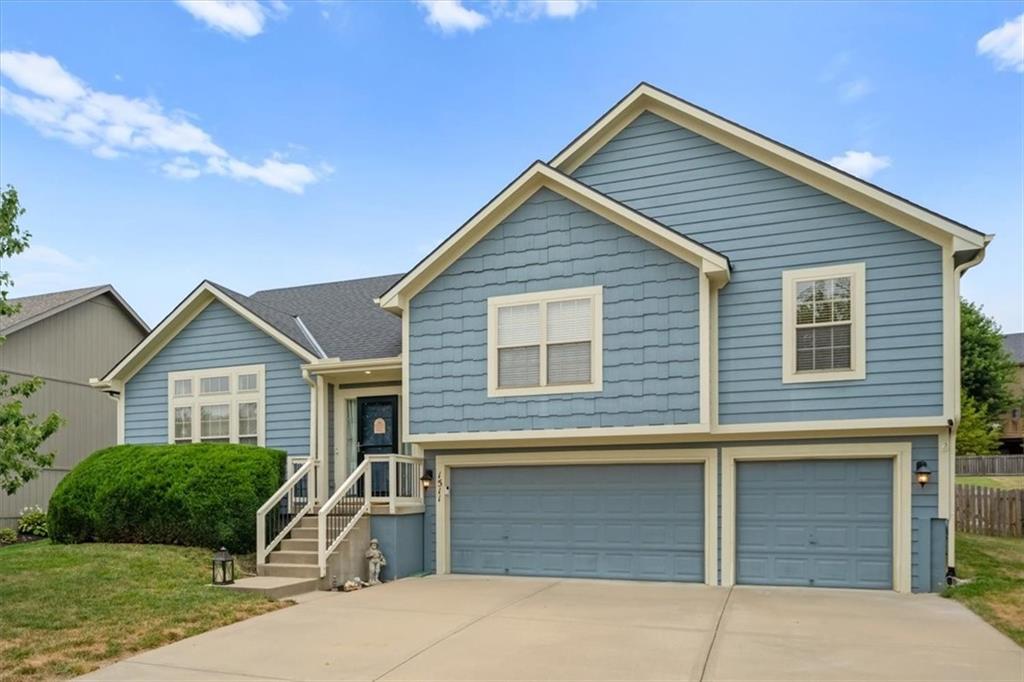 Photo of 1511 Honeysuckle Drive Liberty MO 64068