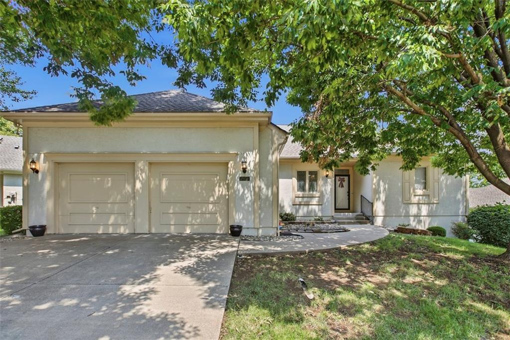 Photo of 7924 W 118th Terrace Overland Park KS 66210