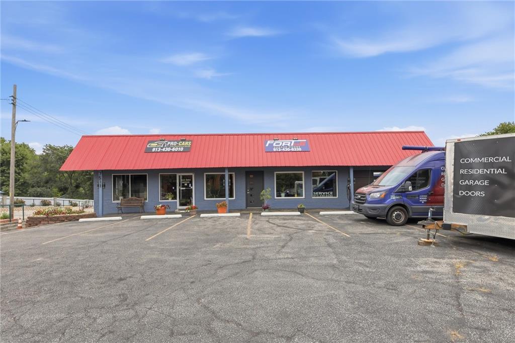 Photo of 7511 LEAVENWORTH Road Kansas City KS 66109