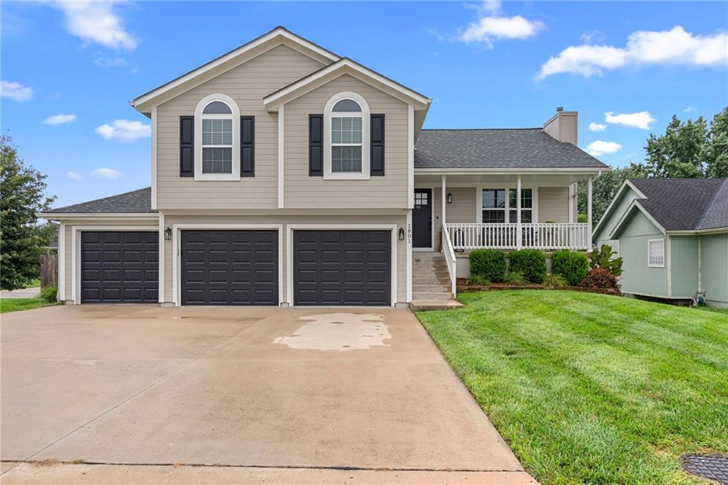 Photo of 1801 Gunner Avenue Greenwood MO 64034