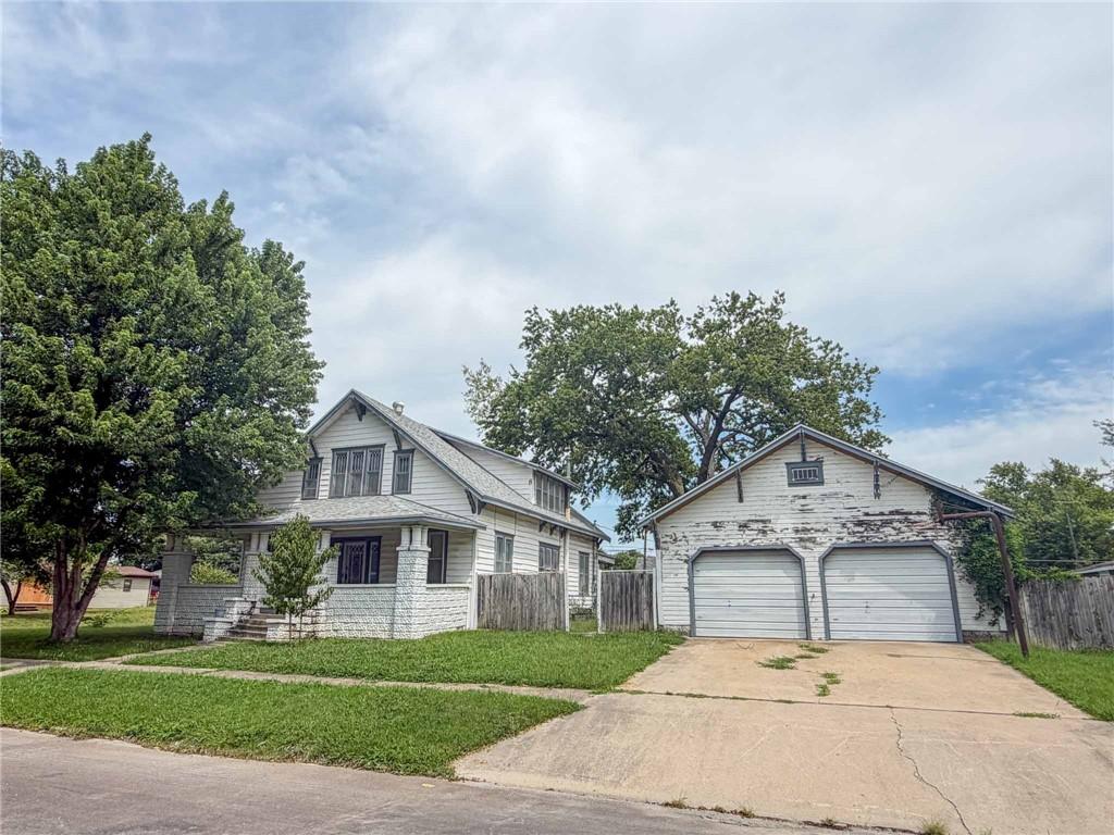 Photo of 301 S ELM Street Iola KS 66749