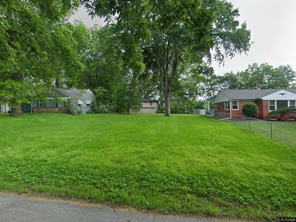 Photo of 10003 E 36th Street Independence MO 64052