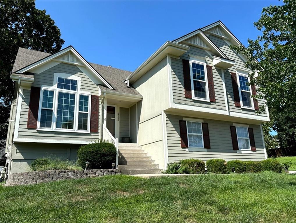Photo of 125 NW Whitlock Street Lee's Summit MO 64081
