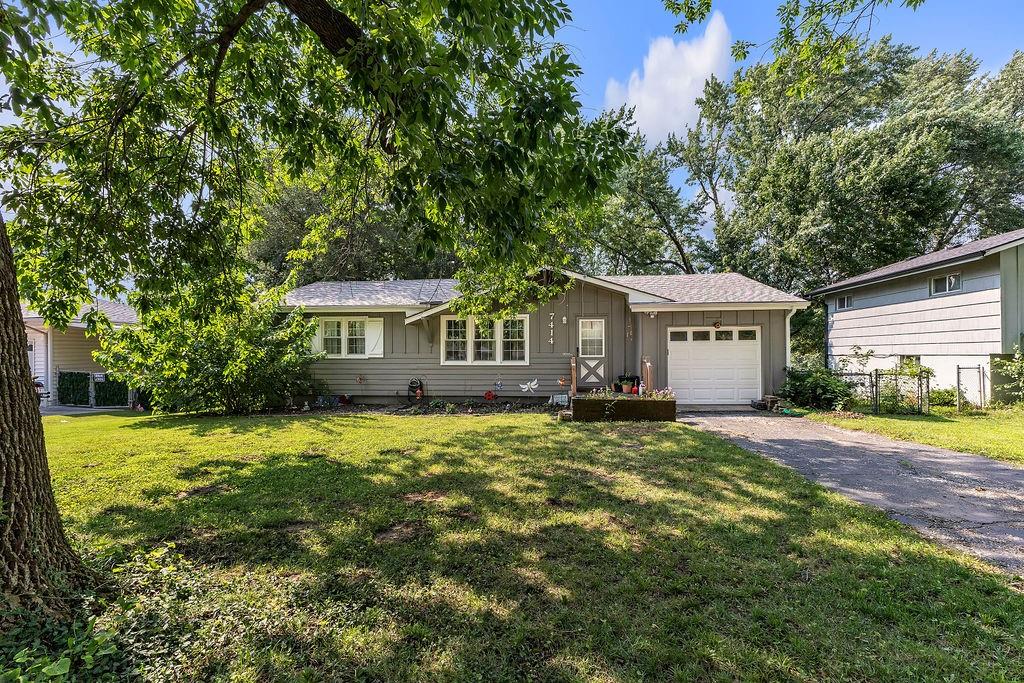 Photo of 7414 Park Forest Lane Kansas City MO 64152