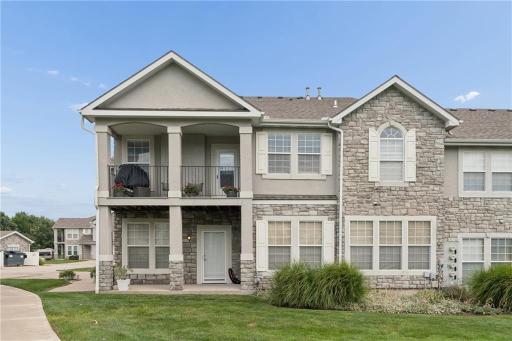 Photo of 15945 S Crestview Drive Olathe KS 66062