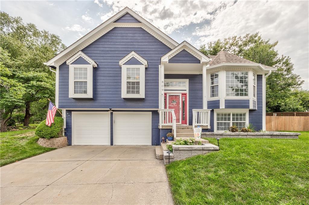 Photo of 809 N Persimmon Drive Olathe KS 66061