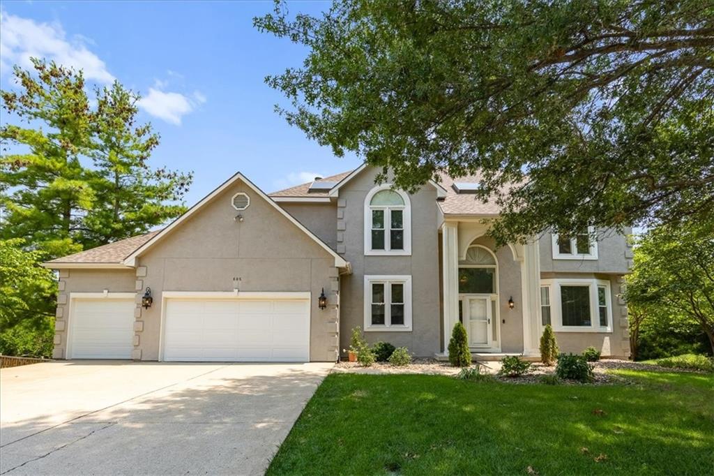 Photo of 605 Edgewood Drive Lee's Summit MO 64081