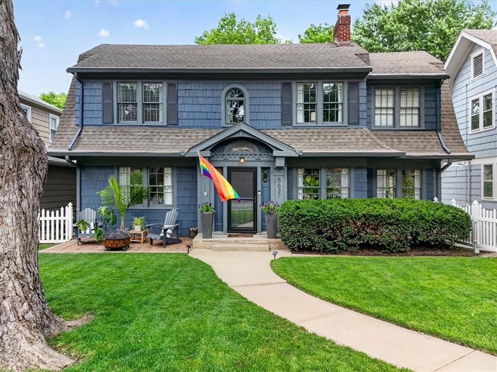 Photo of 5637 Oak Street Kansas City MO 64113