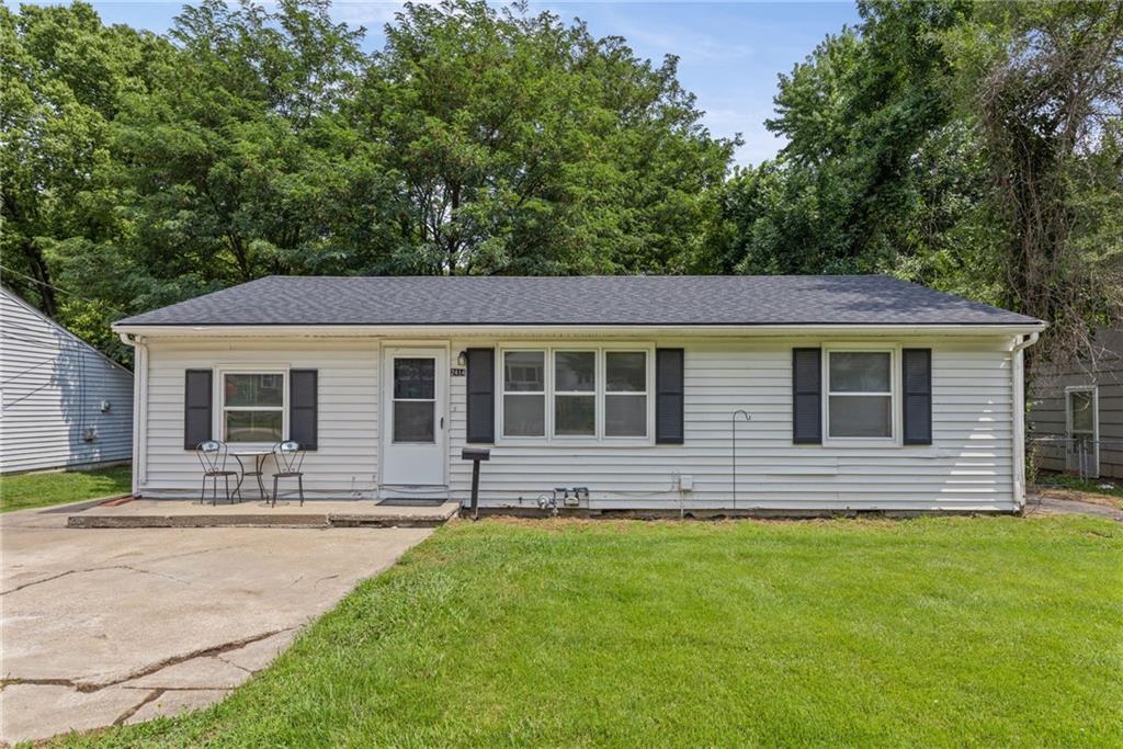 Photo of 2414 NE Pursell Road Gladstone MO 64118