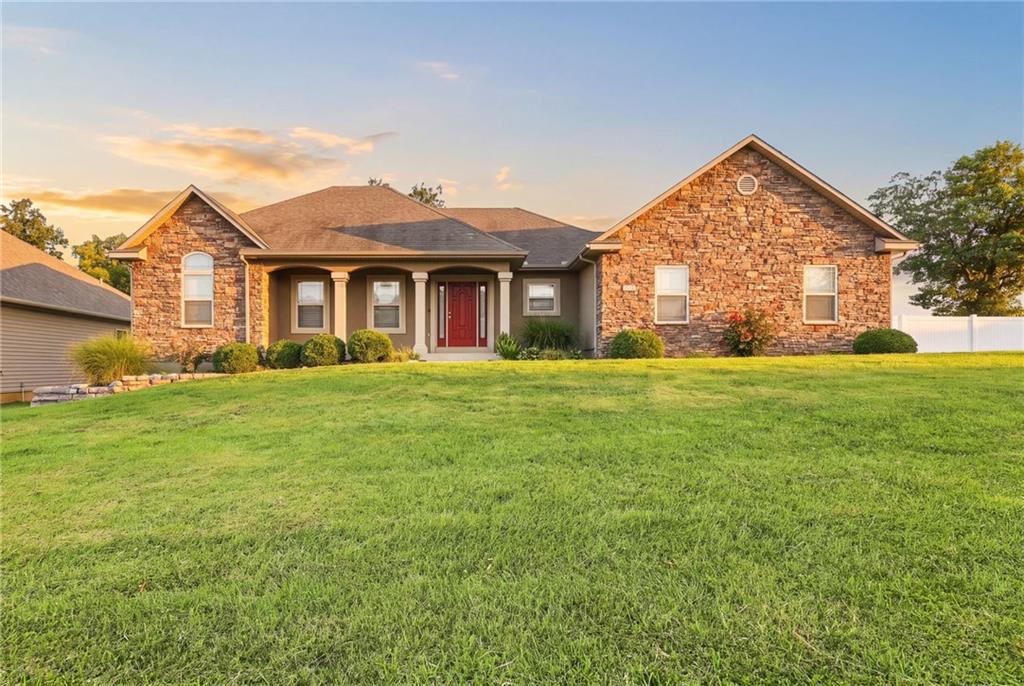 Photo of 628 Oakmont Drive Warrensburg MO 64093