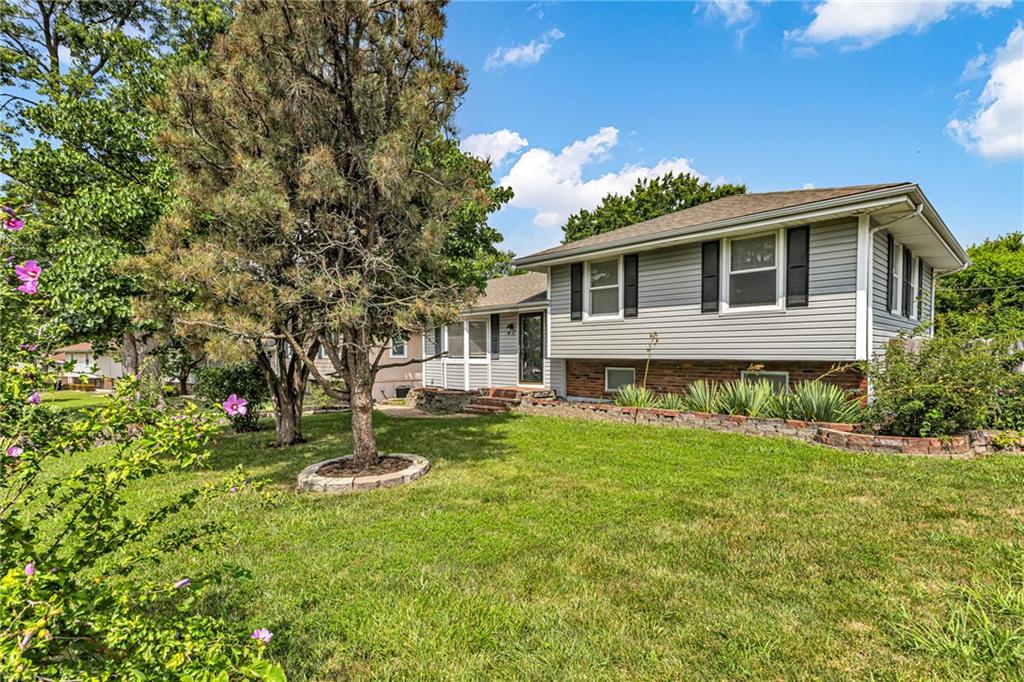 Photo of 1304 NW 65th Terrace Kansas City MO 64118