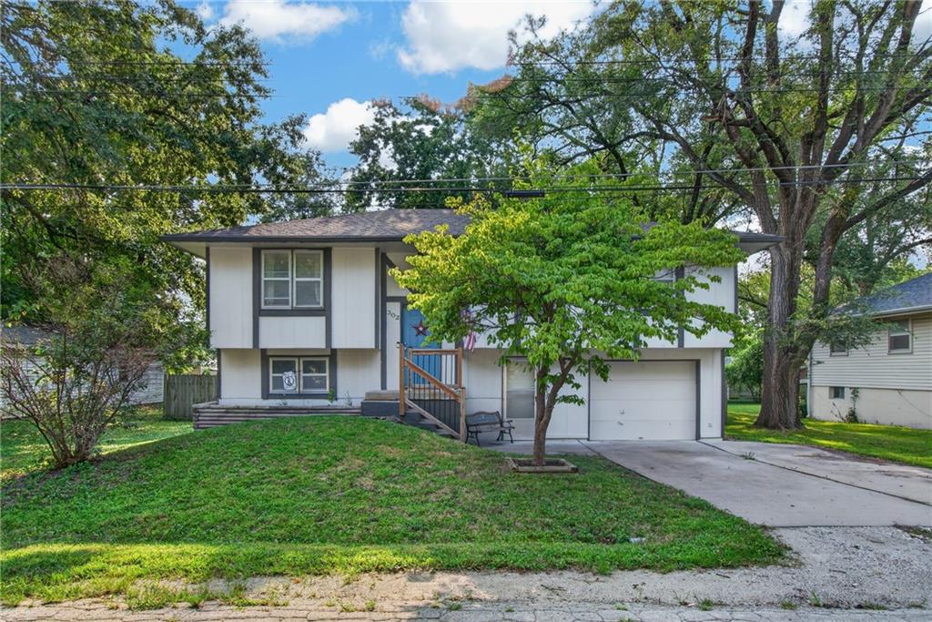 Photo of 302 N Clark Street Kearney MO 64060