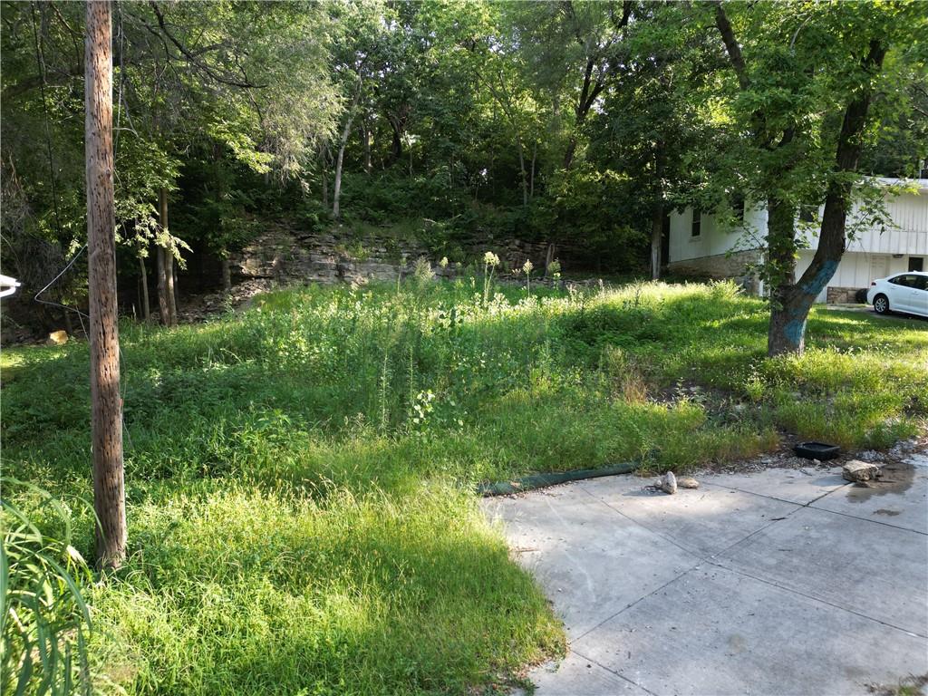 Photo of 1016 Suntree Place Kansas City KS 66103