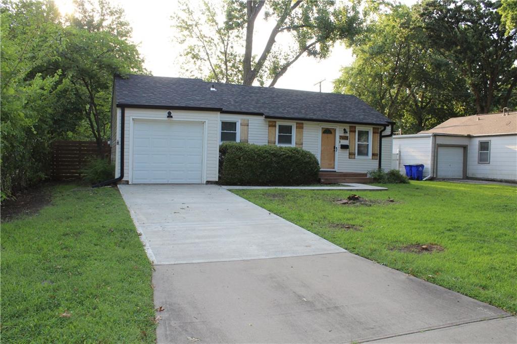 Photo of 7609 Foster Street Overland Park KS 66204